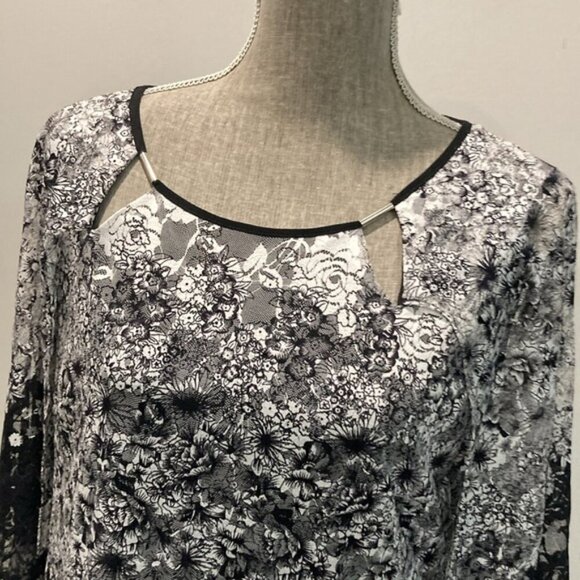 Amanda collection Bell Sleeve Blouse size large - Picture 6 of 15